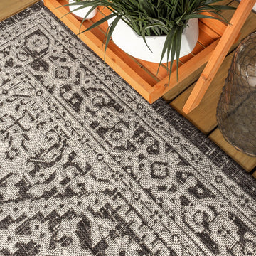 Sinjuri Medallion Textured Weave Indoor/outdoor Square Rug
